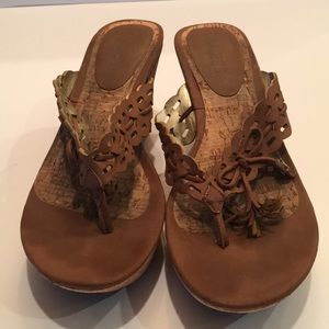 GUESS SLIP ON SIZE 8